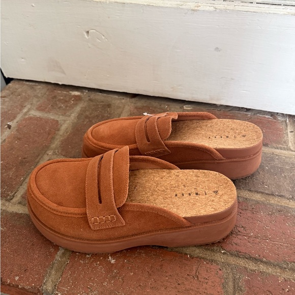 Reef Shoes - NEW Reef Clogs size 9